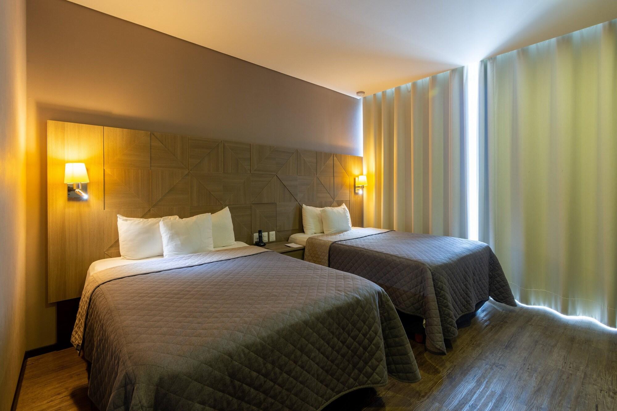 Hotel Glow Point - Mulza Leon Ngoại thất bức ảnh