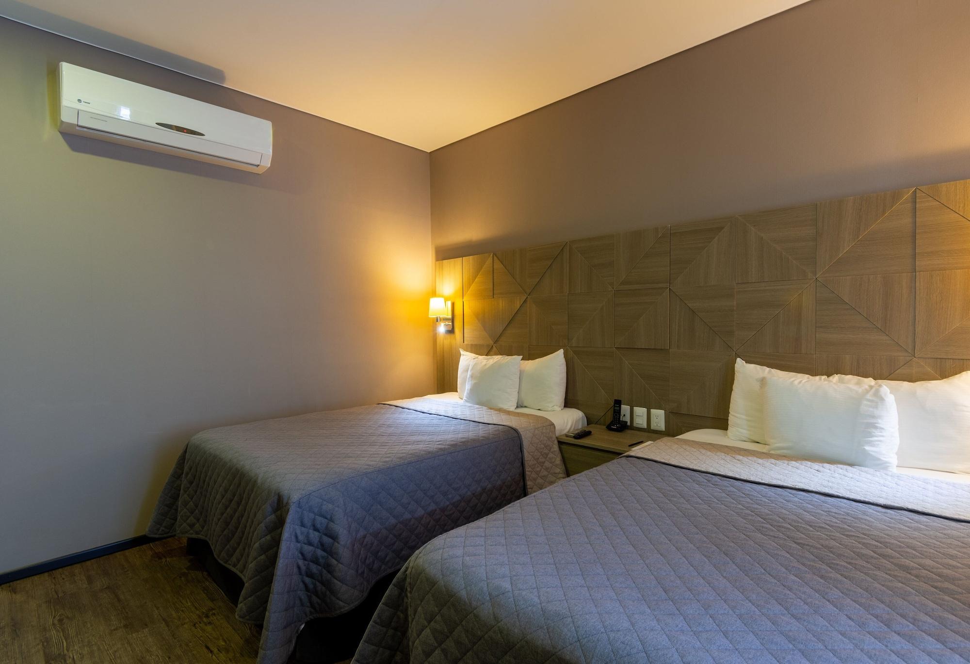 Hotel Glow Point - Mulza Leon Ngoại thất bức ảnh