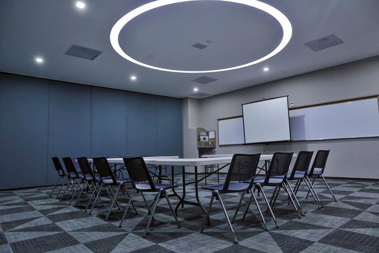 Hotel Glow Point - Mulza Leon Ngoại thất bức ảnh