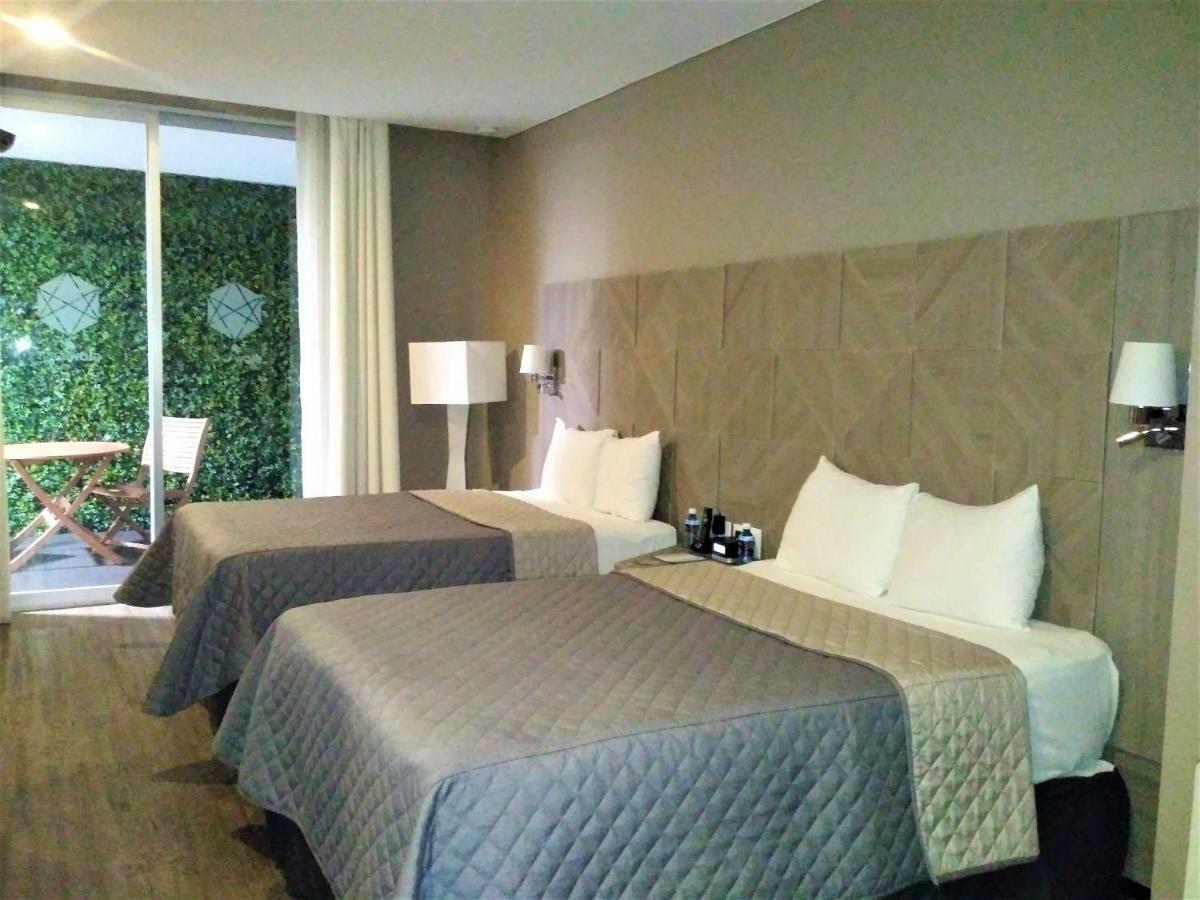 Hotel Glow Point - Mulza Leon Ngoại thất bức ảnh