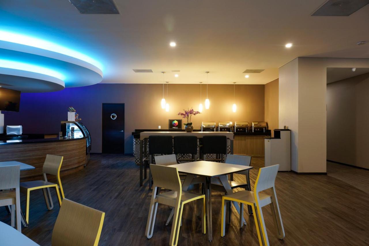 Hotel Glow Point - Mulza Leon Ngoại thất bức ảnh