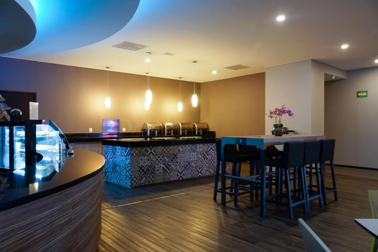 Hotel Glow Point - Mulza Leon Ngoại thất bức ảnh
