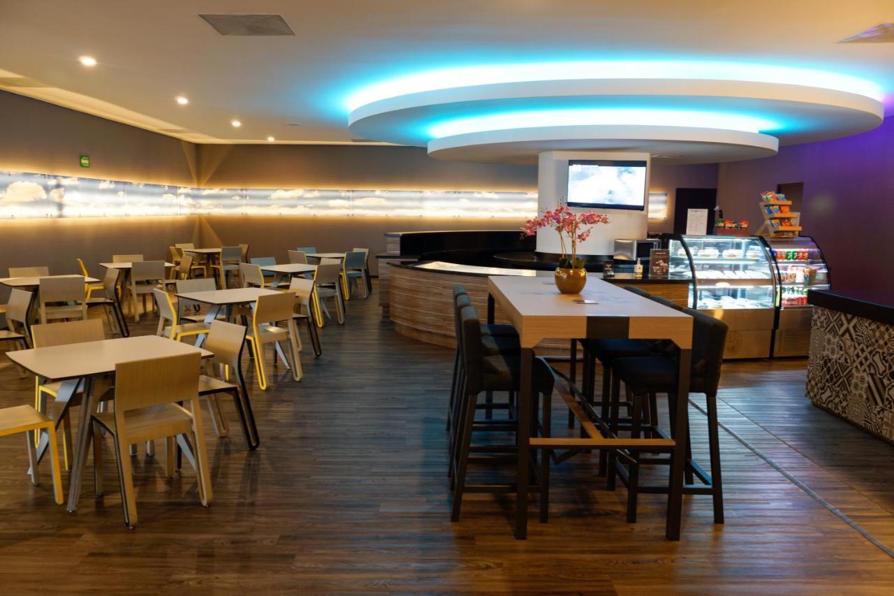 Hotel Glow Point - Mulza Leon Ngoại thất bức ảnh