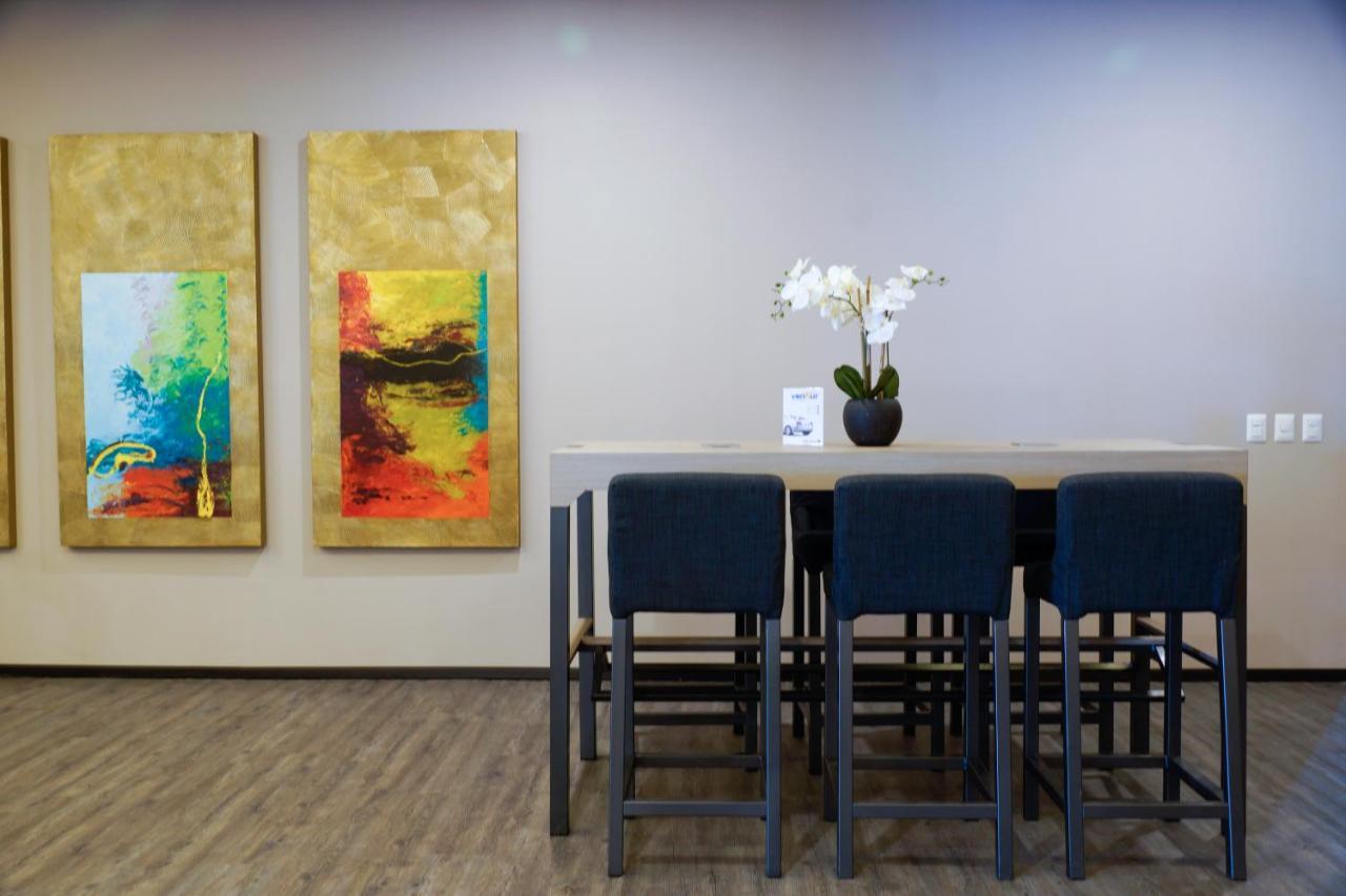 Hotel Glow Point - Mulza Leon Ngoại thất bức ảnh