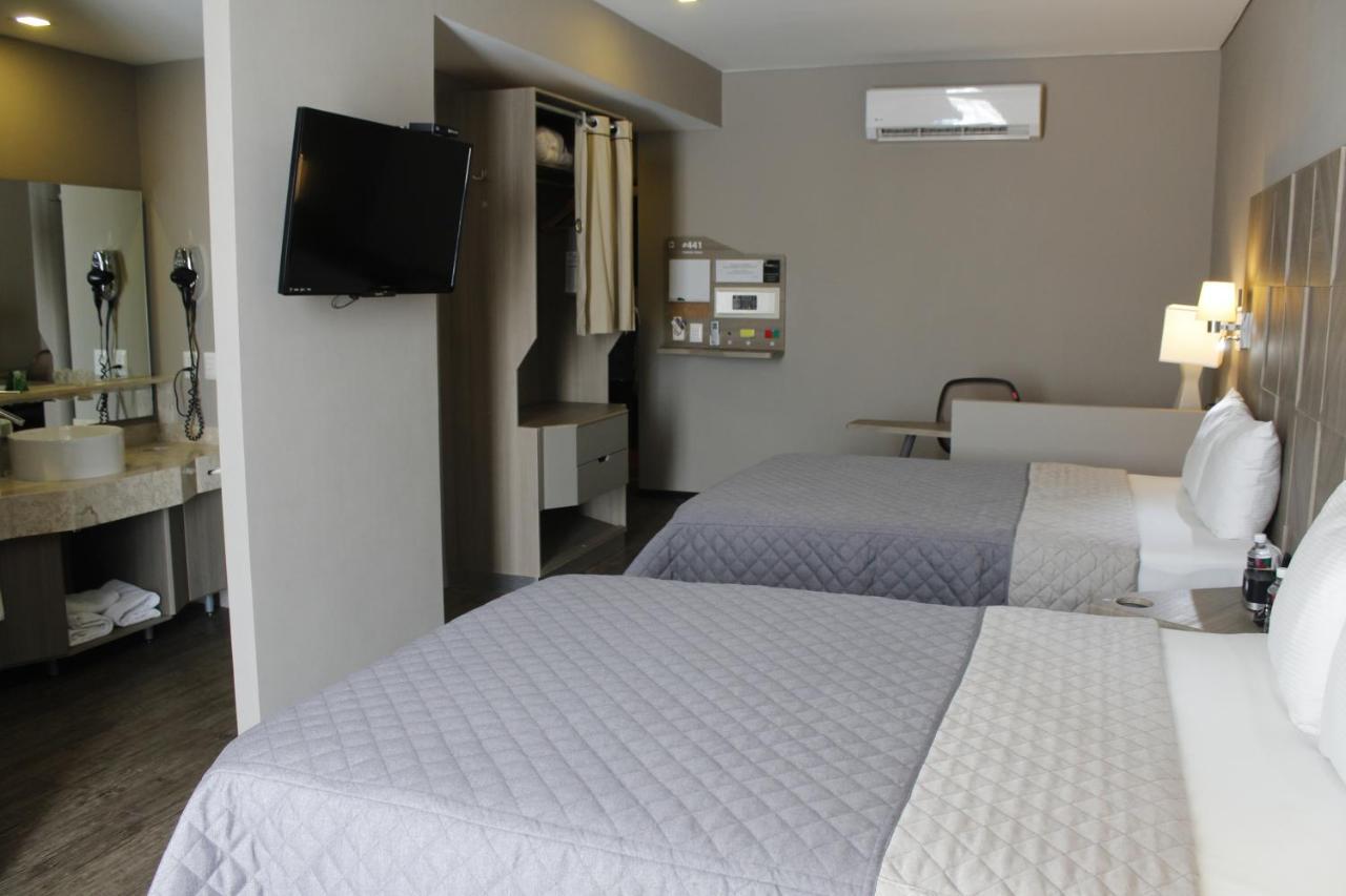 Hotel Glow Point - Mulza Leon Ngoại thất bức ảnh