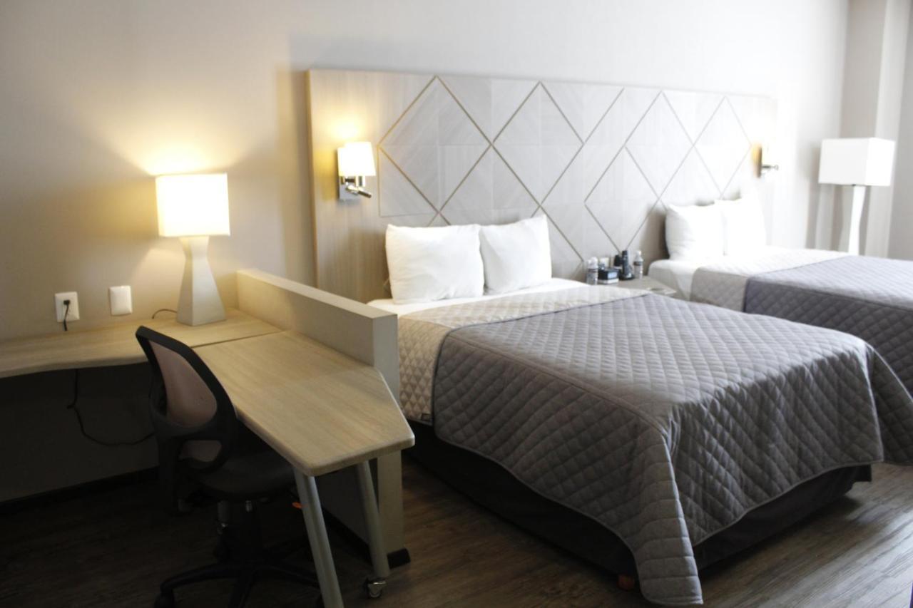 Hotel Glow Point - Mulza Leon Ngoại thất bức ảnh