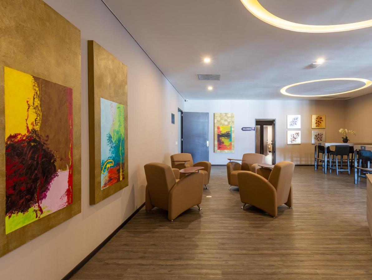 Hotel Glow Point - Mulza Leon Ngoại thất bức ảnh