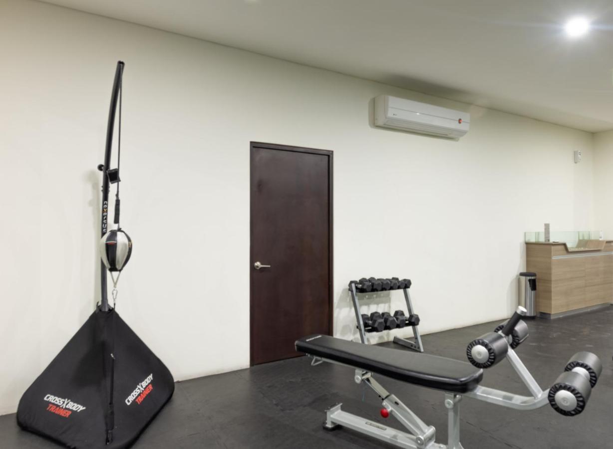 Hotel Glow Point - Mulza Leon Ngoại thất bức ảnh