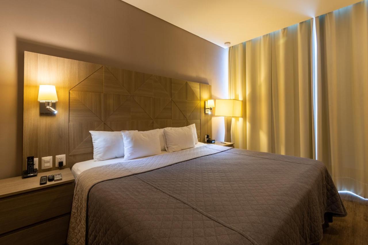 Hotel Glow Point - Mulza Leon Ngoại thất bức ảnh