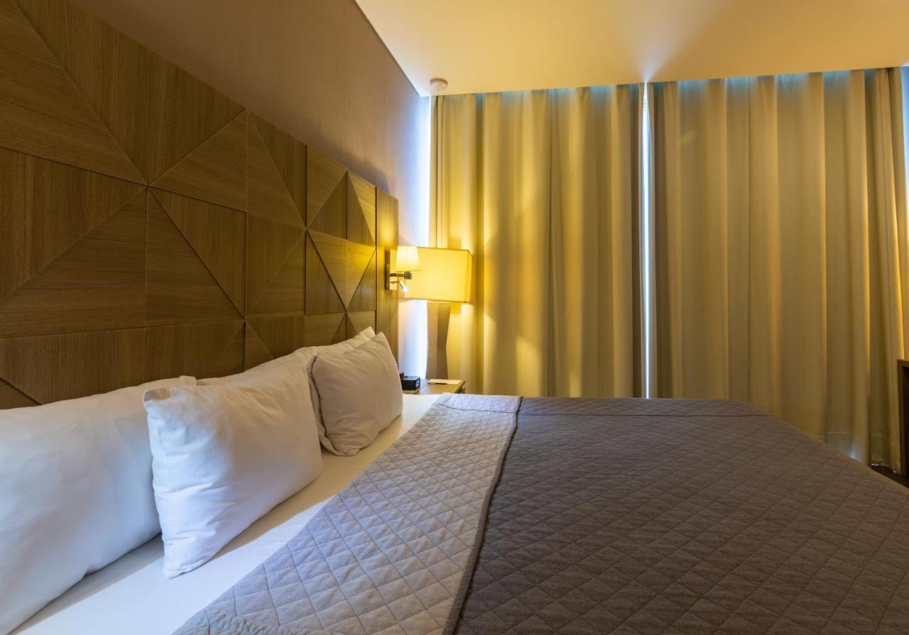 Hotel Glow Point - Mulza Leon Ngoại thất bức ảnh