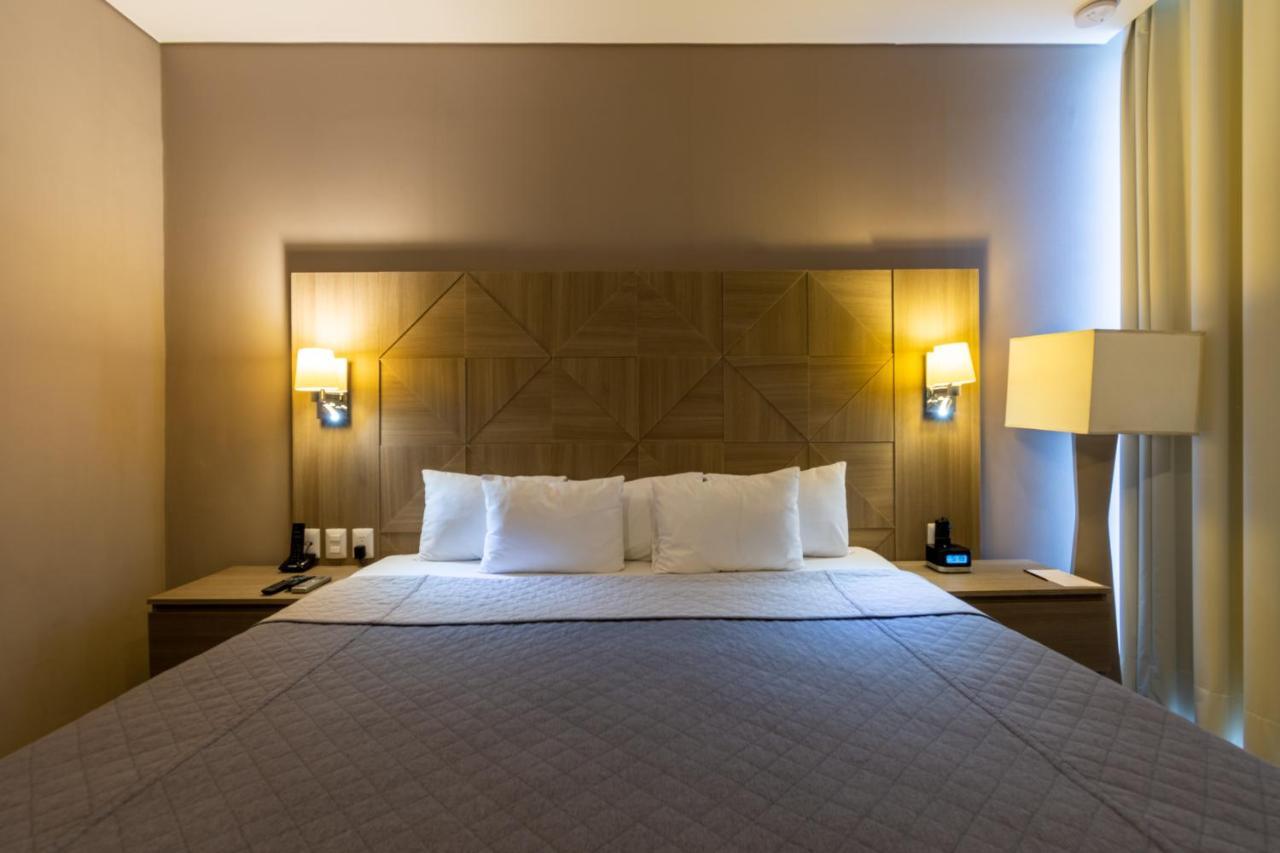 Hotel Glow Point - Mulza Leon Ngoại thất bức ảnh